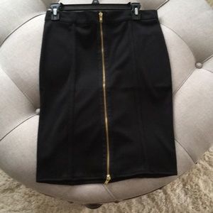 NWOT🤩 Black bodycon skirt!